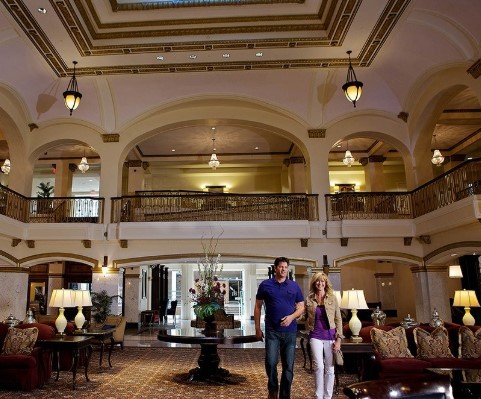 Best Luxury & 5 Star Hotels In Iowa