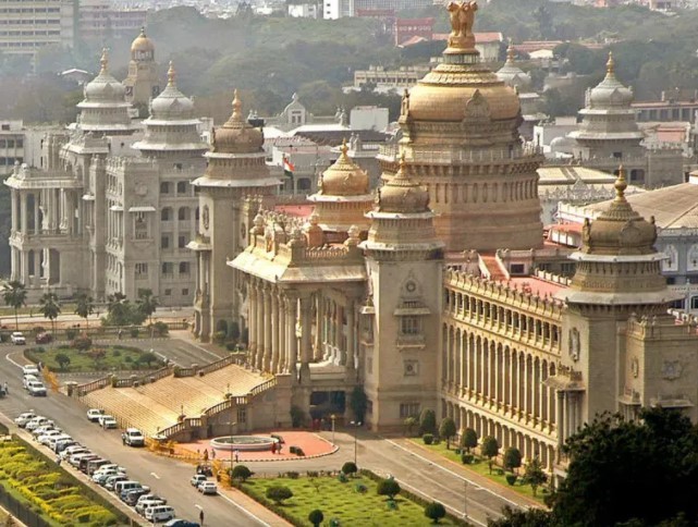 Cheap Flights & Plane Tickets To Bangalore